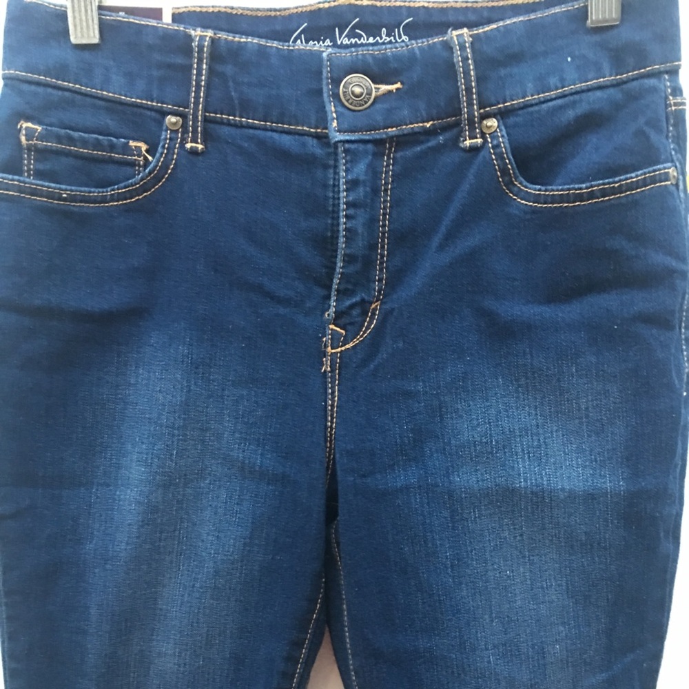 🏷 NWT-GLORIA VANDERBILT Curvy Skinny Jeans